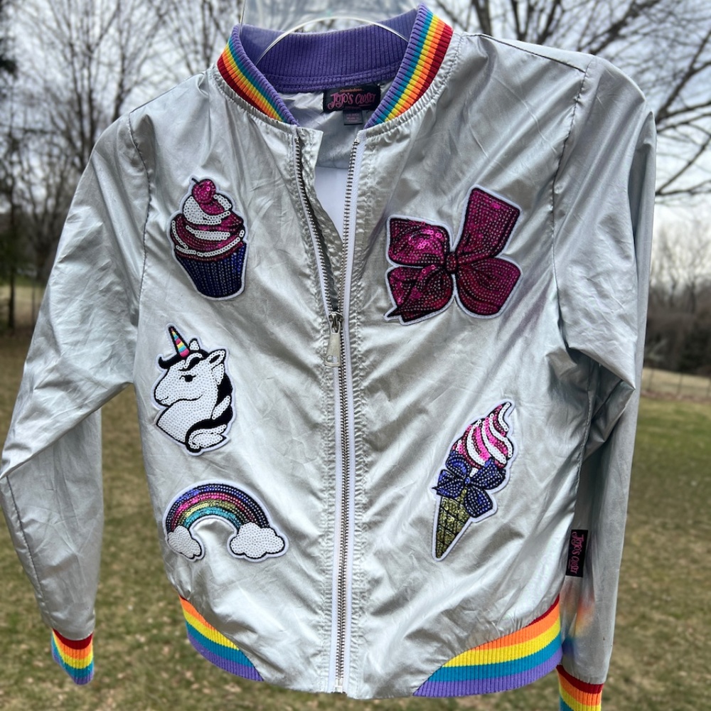Jojo's Closet Silver Nylon Jacket 7/8 (Med)